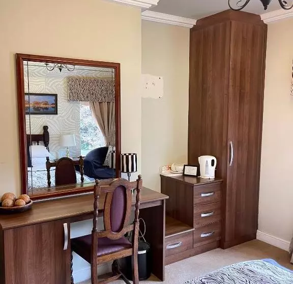 ペンション Arrandale Lodge