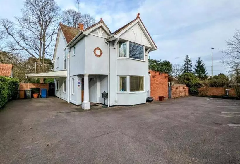 ペンション Arrandale Lodge