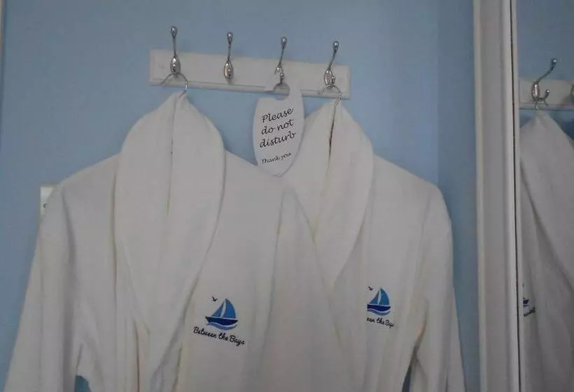 پانسیون Between The Bays Exclusively For Adults