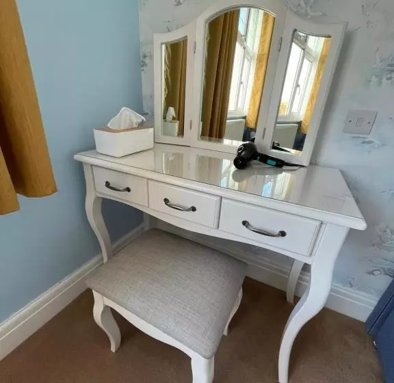 پانسیون Between The Bays Exclusively For Adults