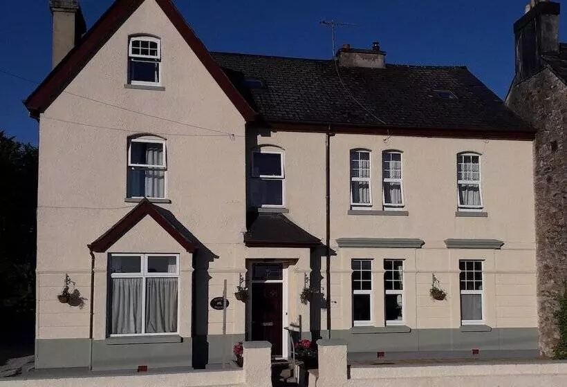 Majatalo Duchy House Bed And Breakfast