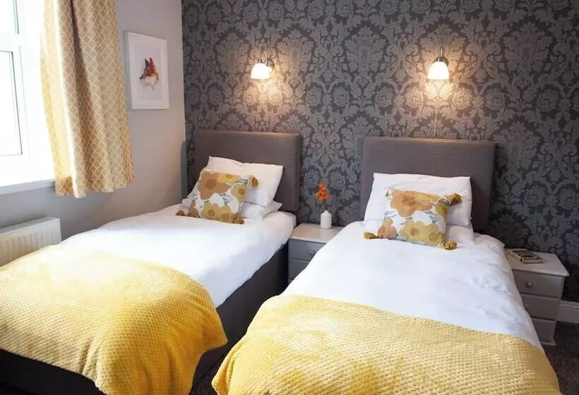 Majatalo Duchy House Bed And Breakfast