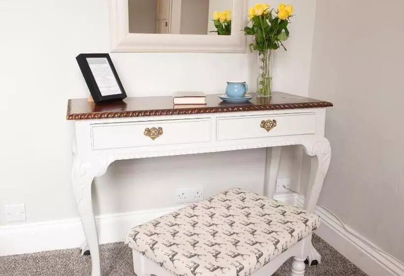 Majatalo Duchy House Bed And Breakfast