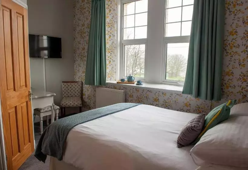 Majatalo Duchy House Bed And Breakfast