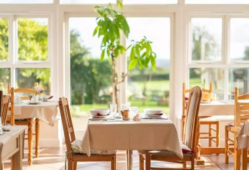 پانسیون Knoll Hill Farm, The Place To Stay