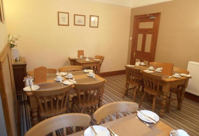 Majatalo Meadowlea Guest House