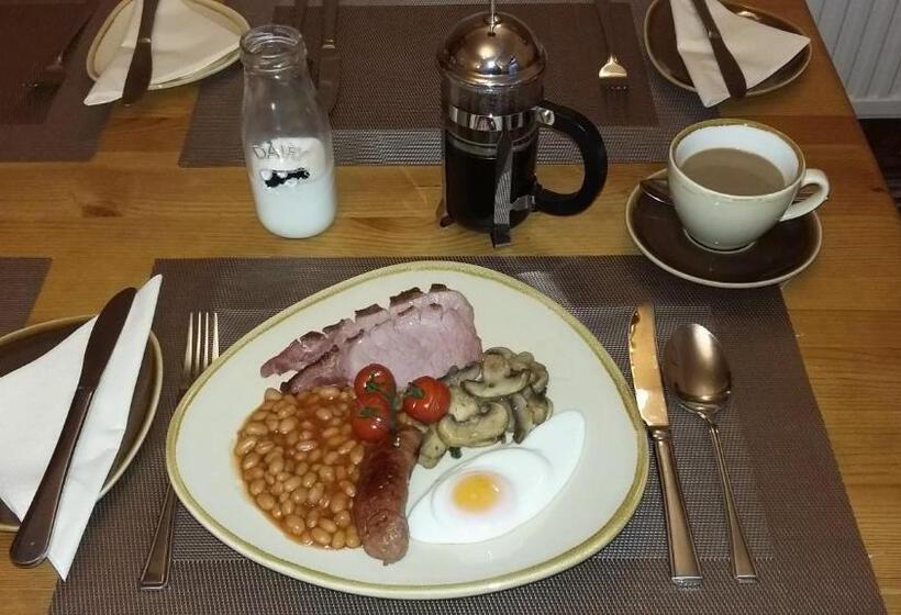 Majatalo Meadowlea Guest House