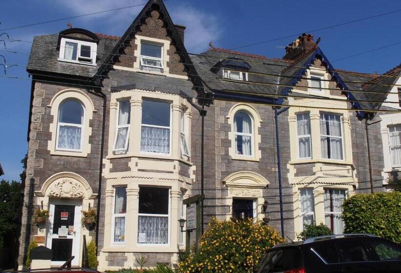 Majatalo Meadowlea Guest House