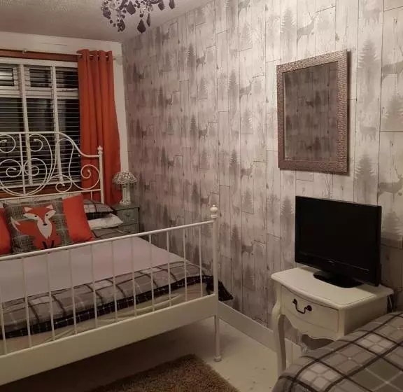 ペンション Rooms At Tarrareoch