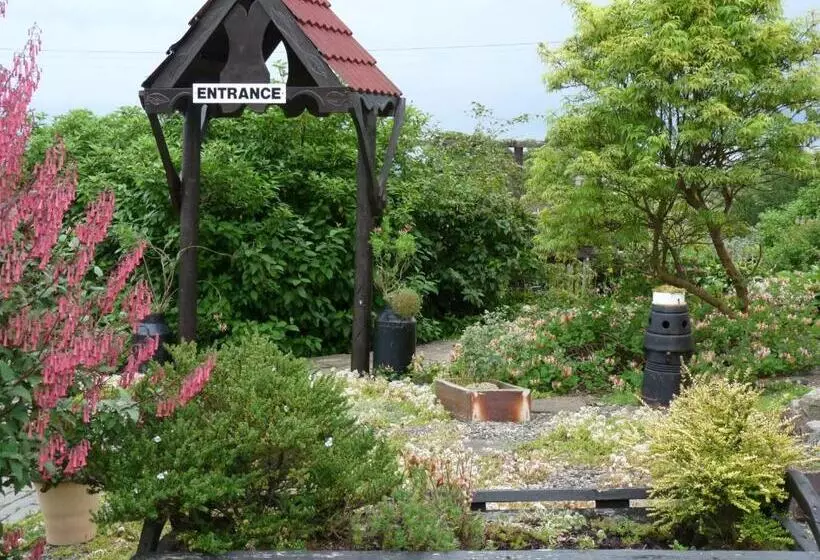 ペンション Rooms At Tarrareoch