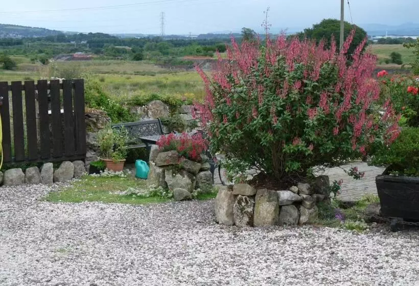 ペンション Rooms At Tarrareoch