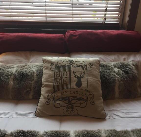 بنسيون Rooms At Tarrareoch