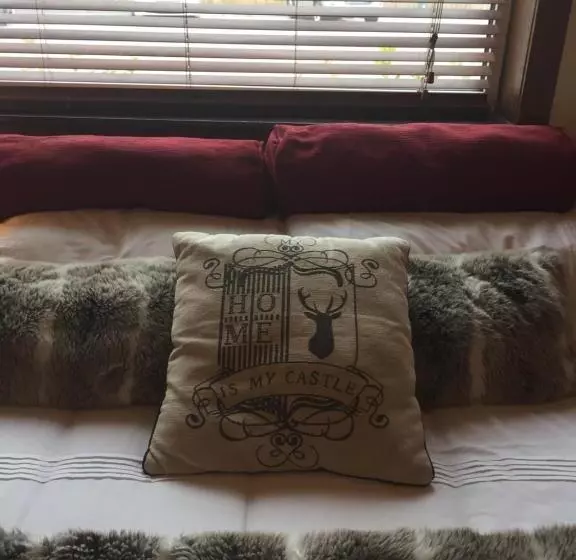 ペンション Rooms At Tarrareoch