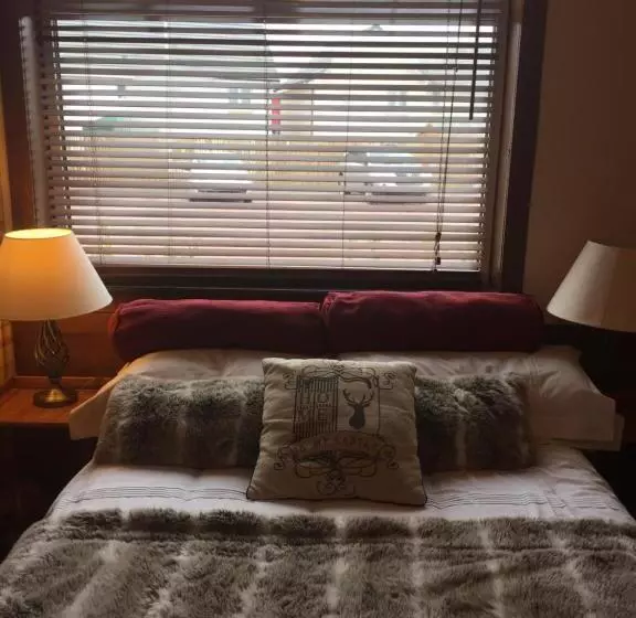 ペンション Rooms At Tarrareoch