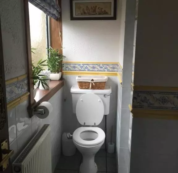 ペンション Rooms At Tarrareoch