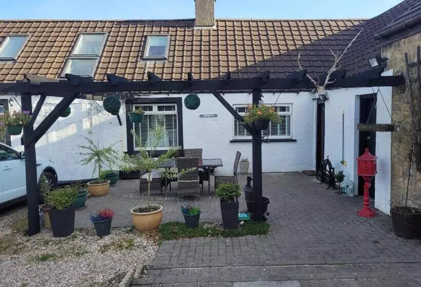 ペンション Rooms At Tarrareoch