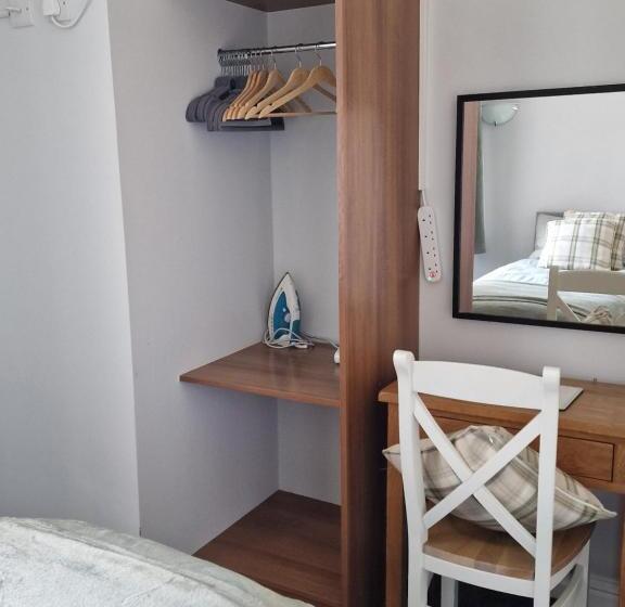 펜션 Teviotside Travel Inn Ltd