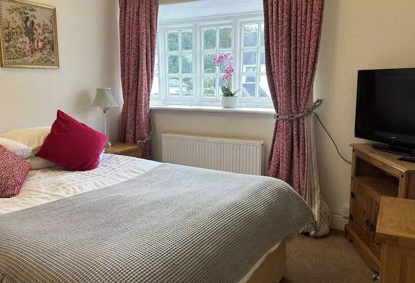 پانسیون The Cricketers Inn