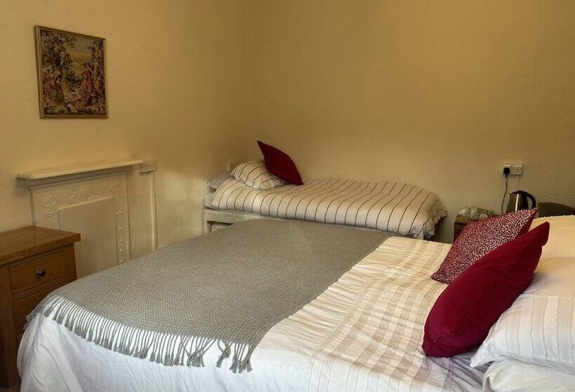 펜션 The Cricketers Inn