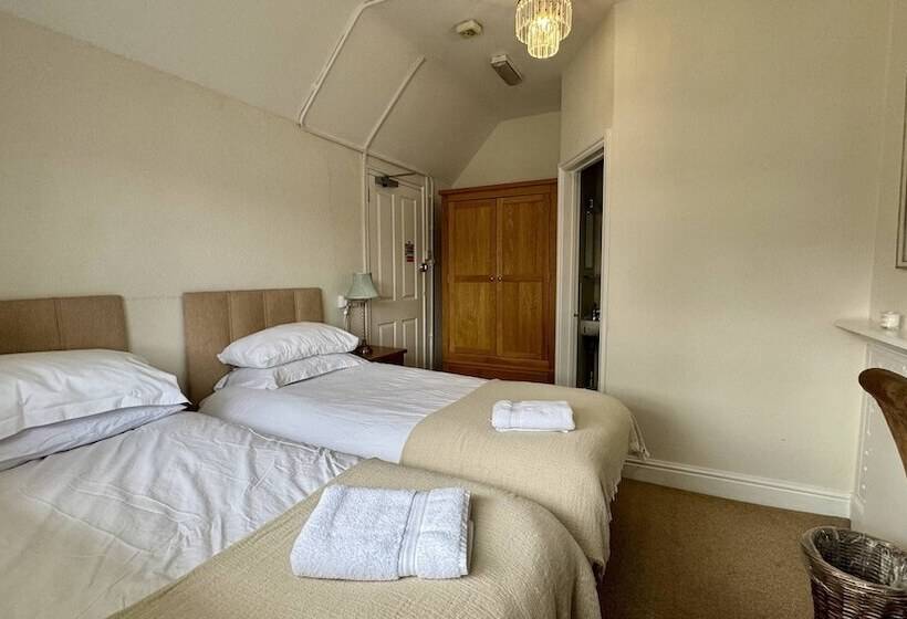 펜션 The Cricketers Inn