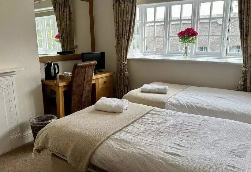 پانسیون The Cricketers Inn