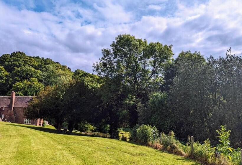 פנסיון Worralls Grove Guest Farm House