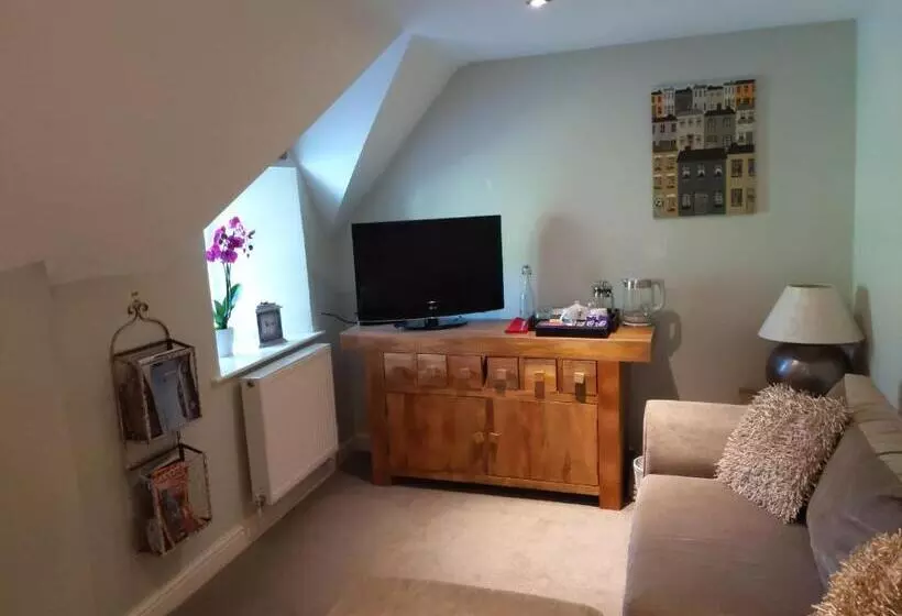 پانسیون Worralls Grove Guest Farm House