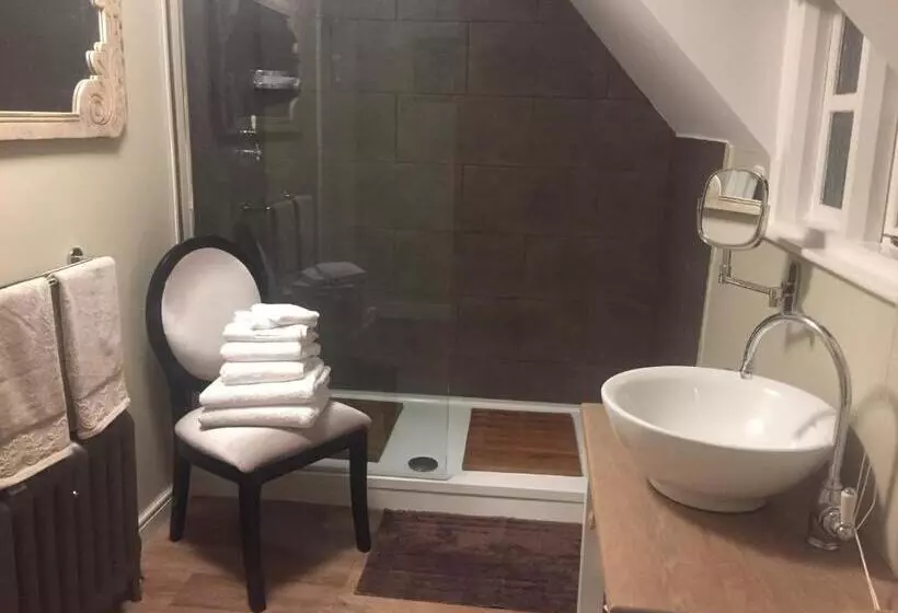 پانسیون Worralls Grove Guest Farm House