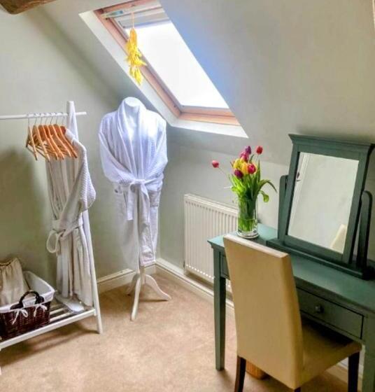 פנסיון Worralls Grove Guest Farm House