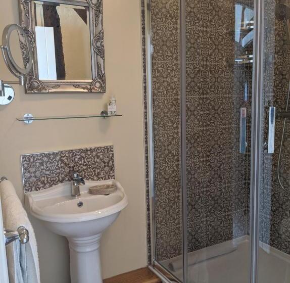 פנסיון Worralls Grove Guest Farm House