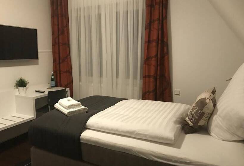 ペンション Trainwerk