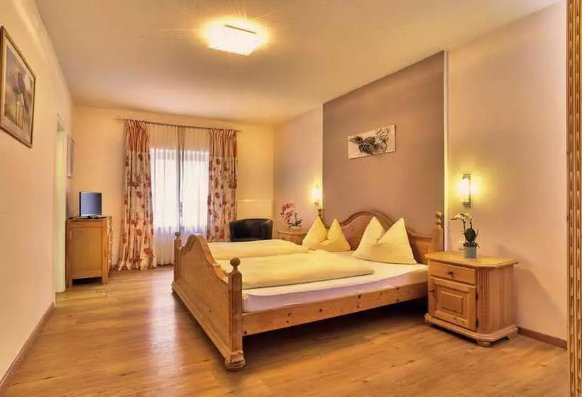 Majatalo Landgasthof Moser & Restaurant Bootshaus