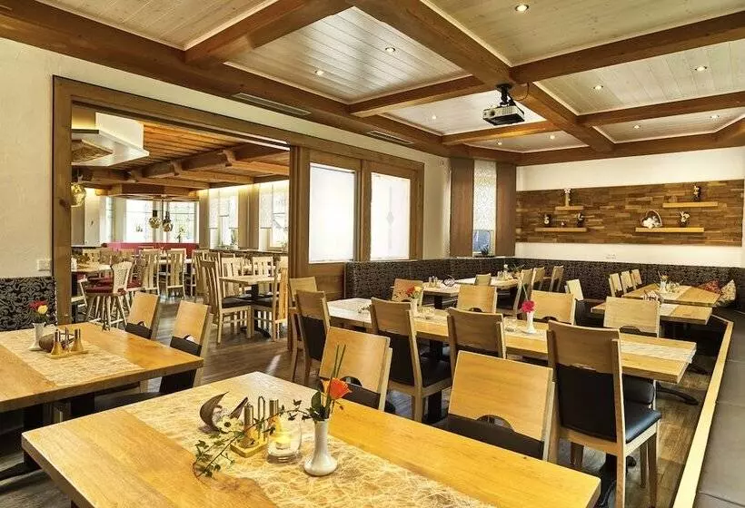 ユースホステル Landgasthof Schmalhofer