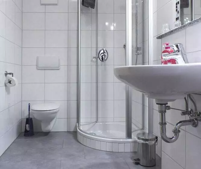 ユースホステル Landgasthof Schmalhofer