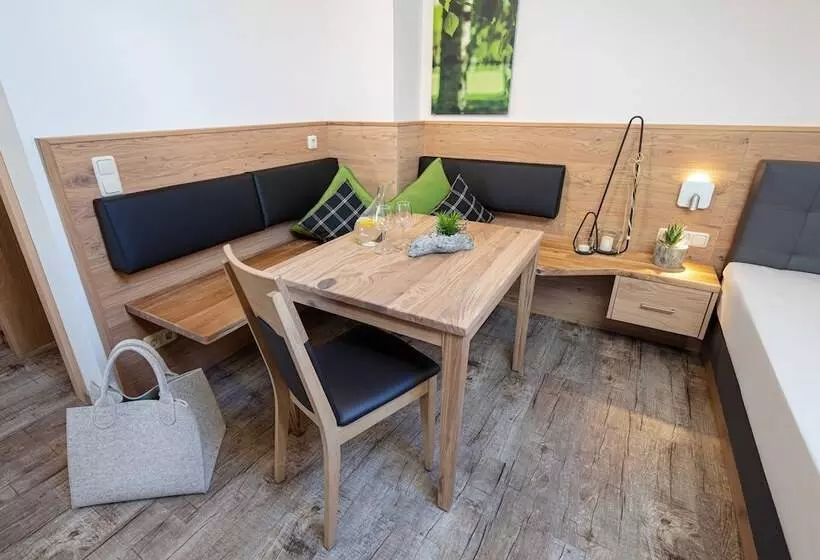 ユースホステル Landgasthof Schmalhofer