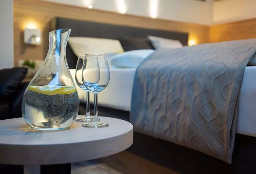 ユースホステル Landgasthof Schmalhofer