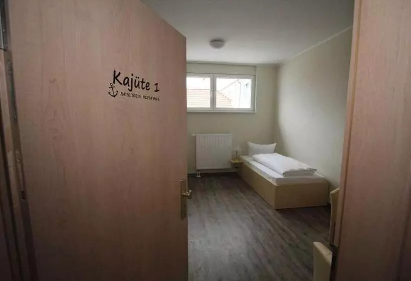 پانسیون Kutterfisch Kajüten Direkt Im Stadthafen