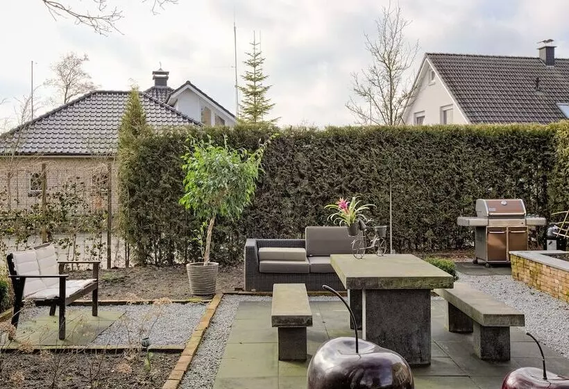 Aamiaismajoitus (B&B) Villa Eltins