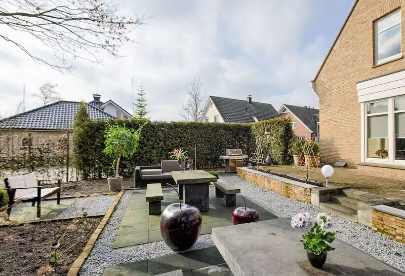 Aamiaismajoitus (B&B) Villa Eltins