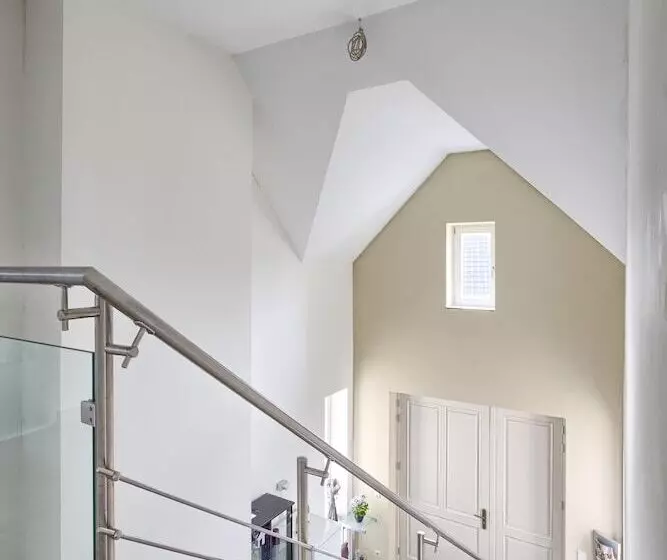 Aamiaismajoitus (B&B) Villa Eltins