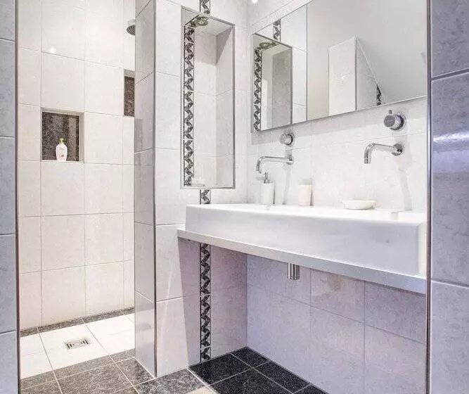 Aamiaismajoitus (B&B) Villa Eltins