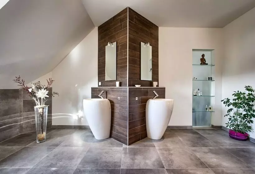 Aamiaismajoitus (B&B) Villa Eltins