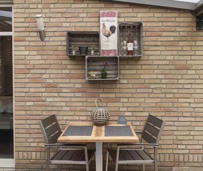 Aamiaismajoitus (B&B) Villa Eltins