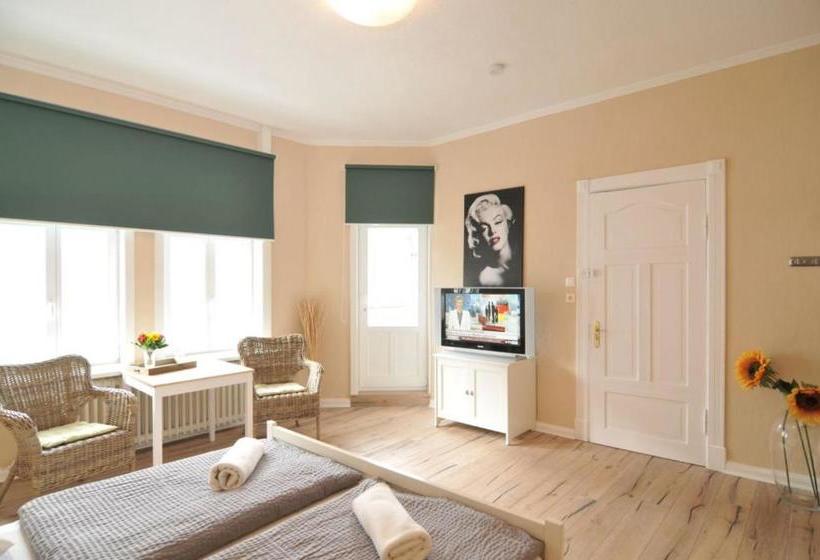 ペンション Café Orth