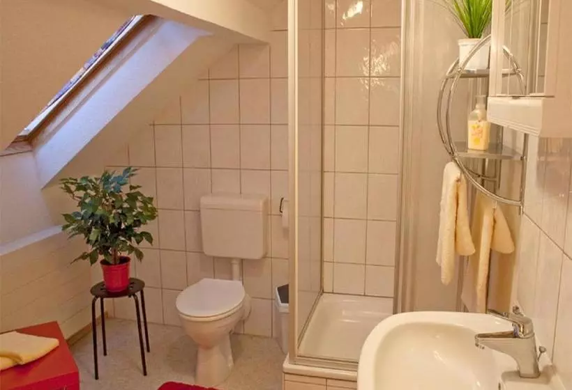 Majatalo Gasthof Zur Linde