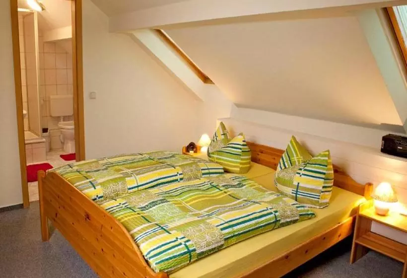 Majatalo Gasthof Zur Linde