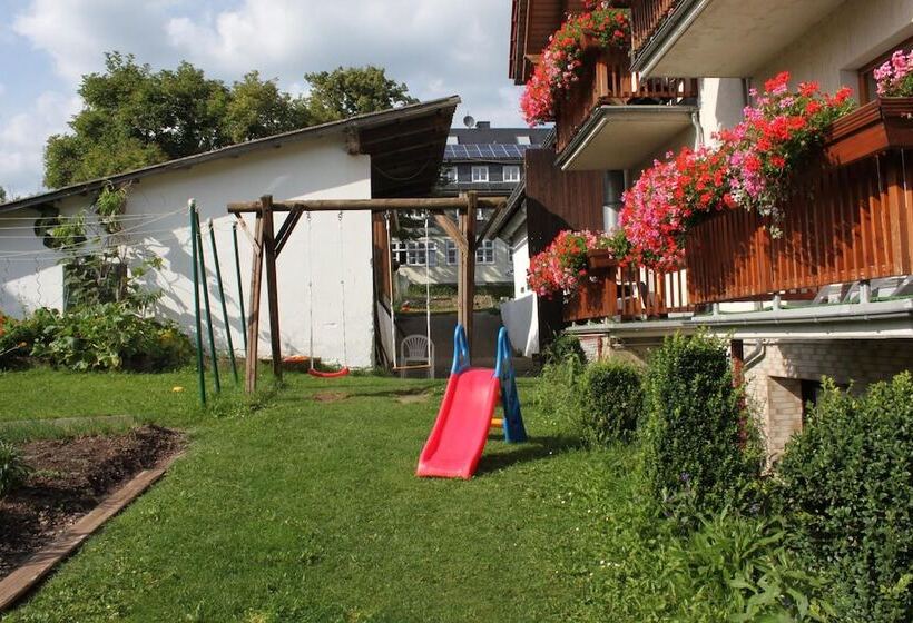 ペンション Landgasthof Hotel Sauer