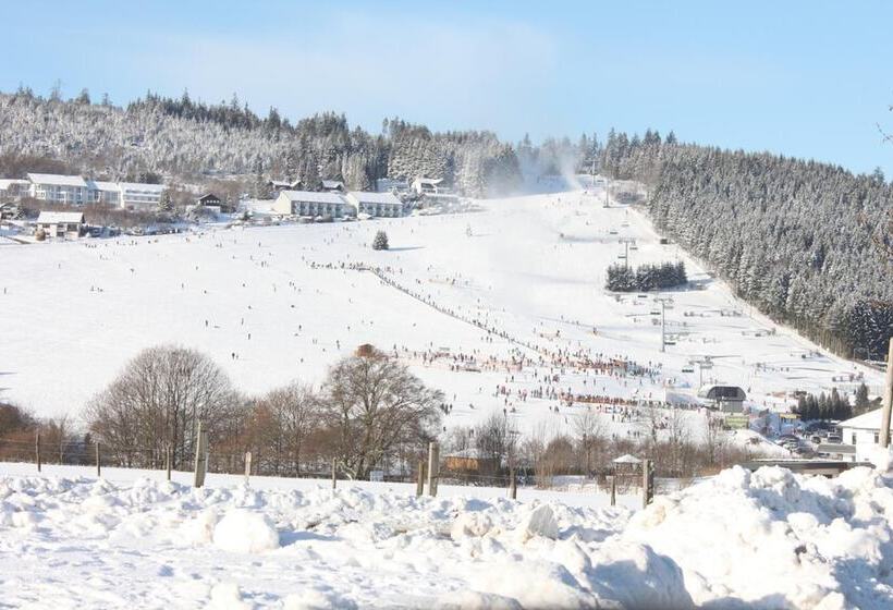 ペンション Landgasthof Hotel Sauer