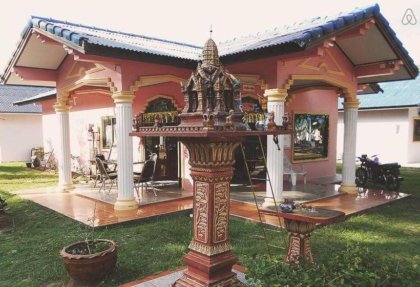 הוסטל Thai Muang Resort