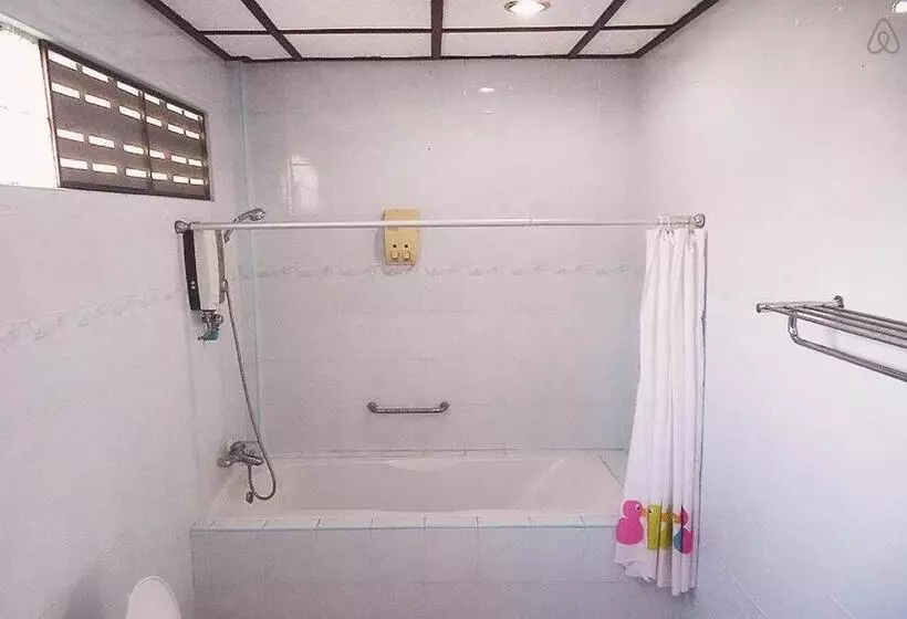 Retkeilymaja Thai Muang Resort